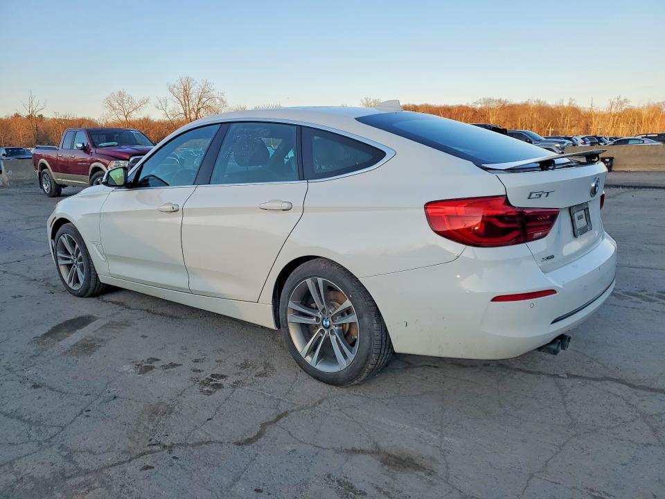 2018 BMW 330 Xigt