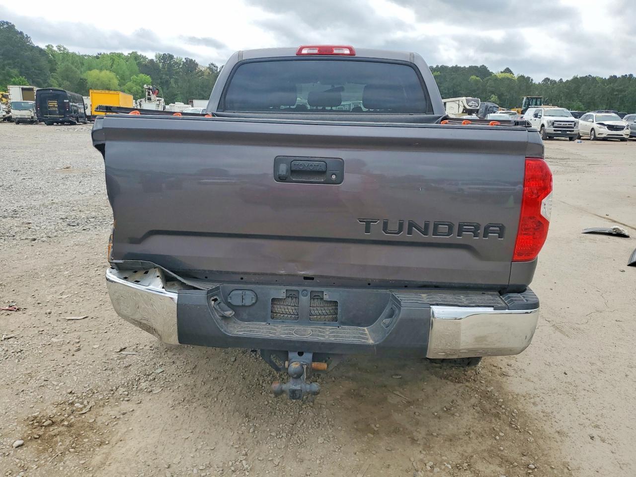 2017 Toyota Tundra SR5