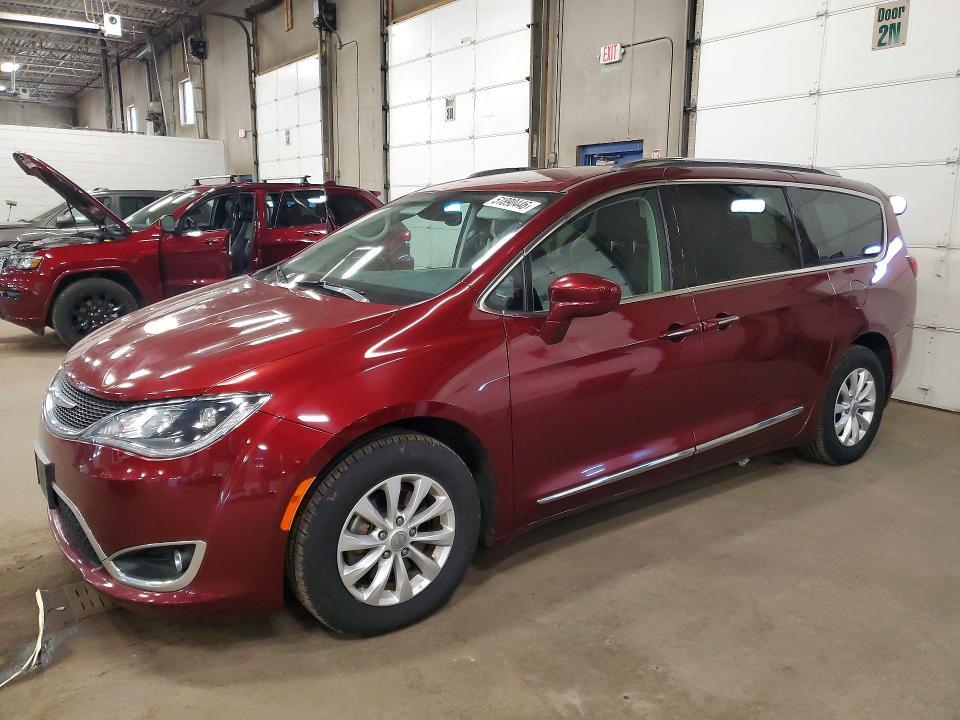 2019 Chrysler Pacifica Touring l