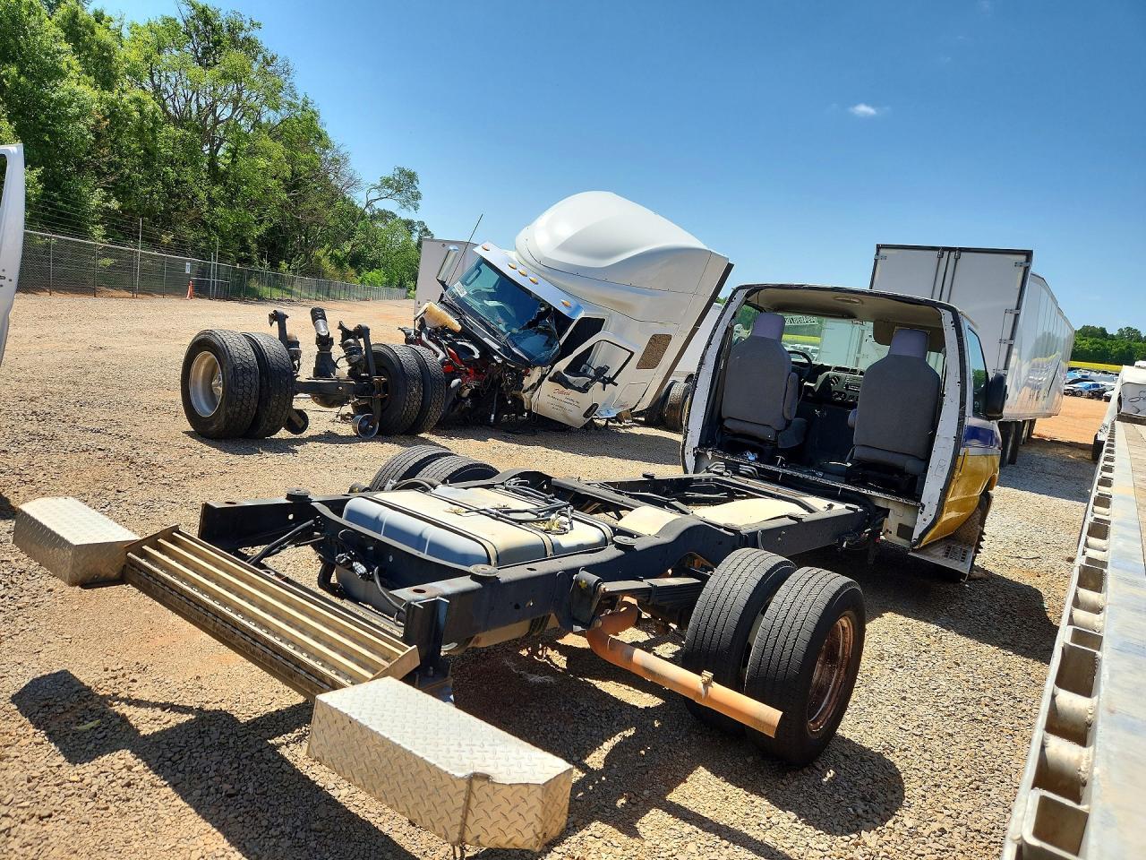 2018 Ford E450 Truck Cab AND Chassis