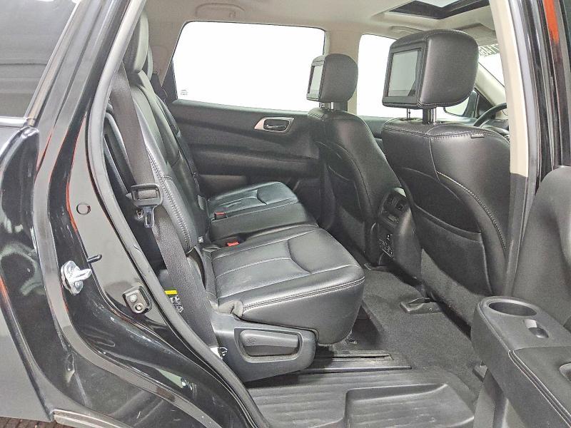 2017 Nissan Pathfinder s