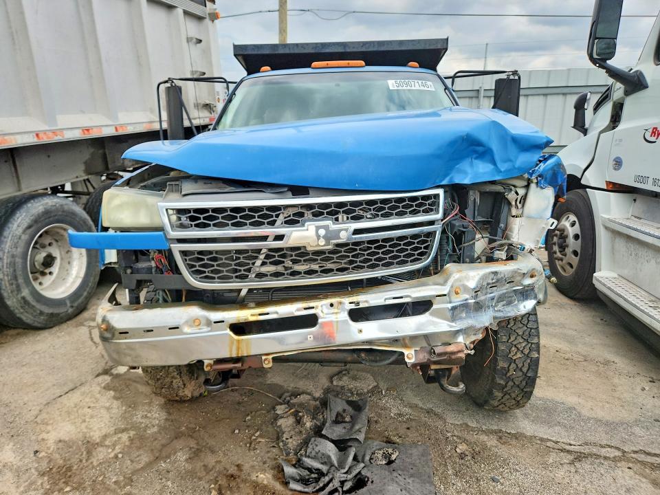 2005 Chev Rolet Silverado Dump Truck