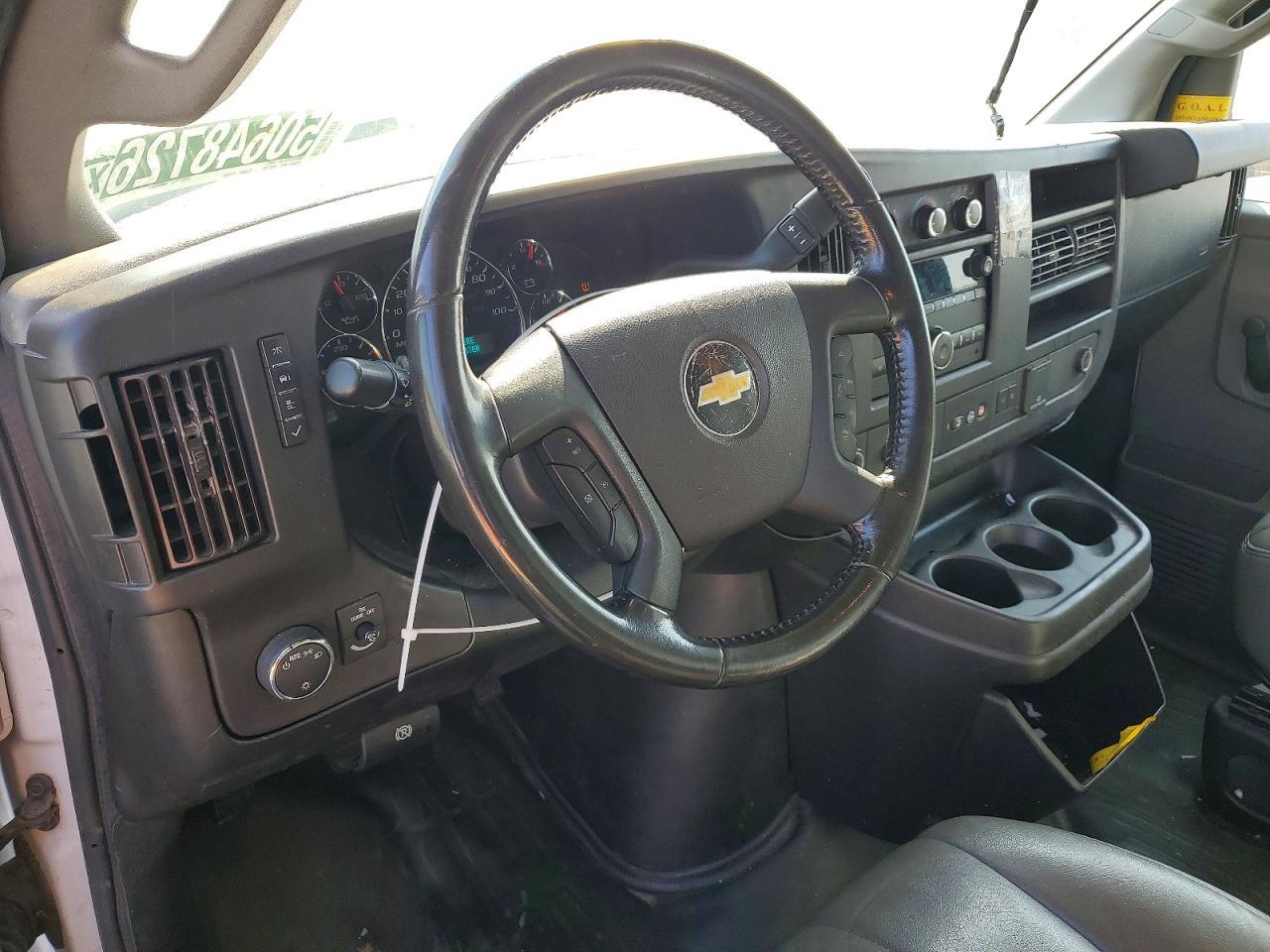 2021 Chev Rolet Express BOX Truck
