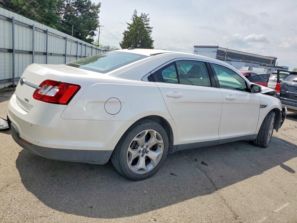 2010 Ford Taurus sel