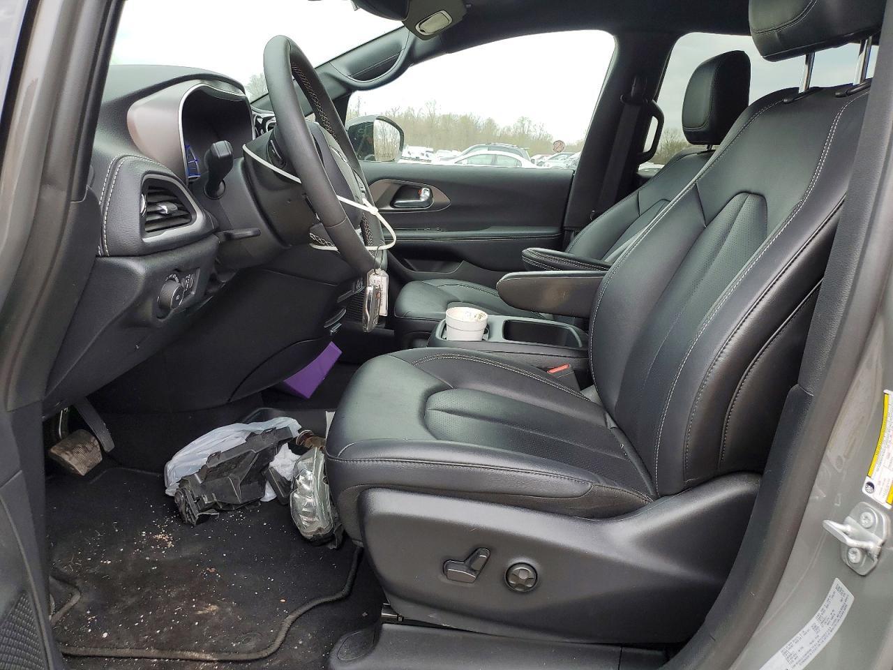 2025 Chrysler Pacifica Hybrid Select