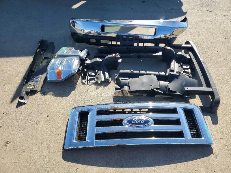 2014 Ford Econoline E350 Super Duty Wagon