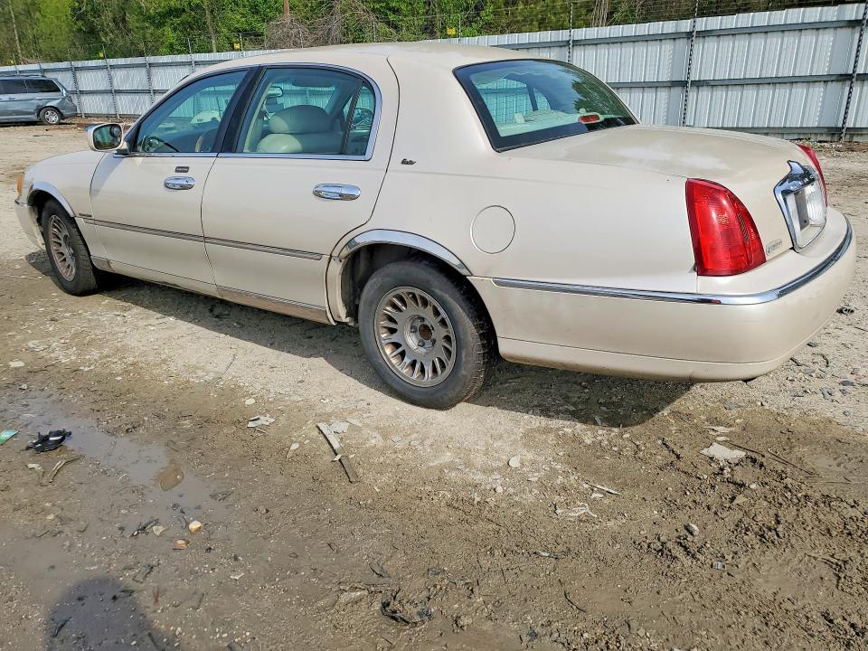 2000 Lincoln Town car Cartier