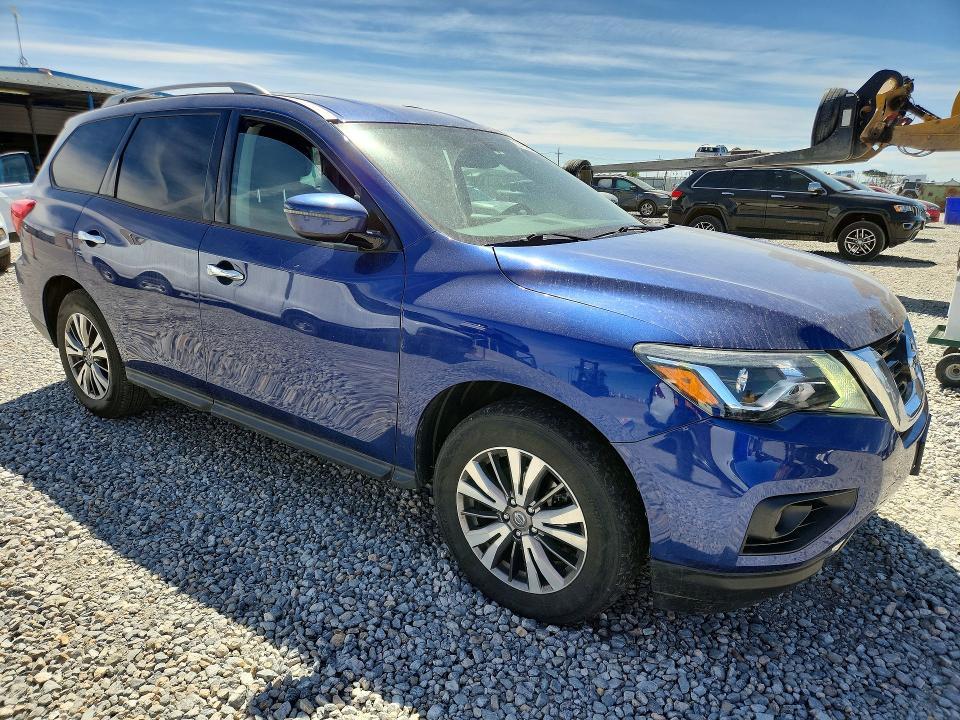 2019 Nissan Pathfinder sv