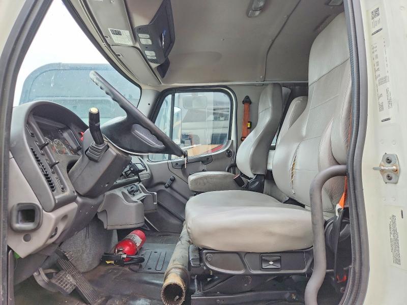 2019 Freigliner 2019 Freightliner Business Class M2 Refrigerated B
