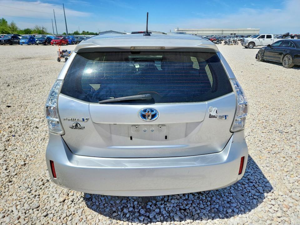 2014 Toyota Prius v Five