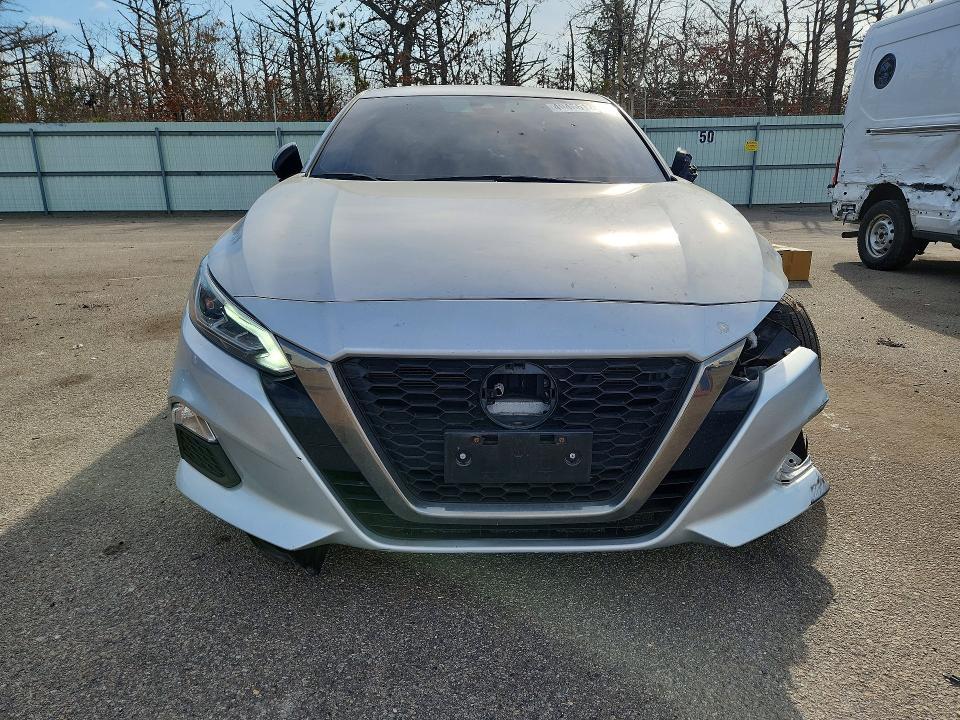 2021 Nissan Altima sr