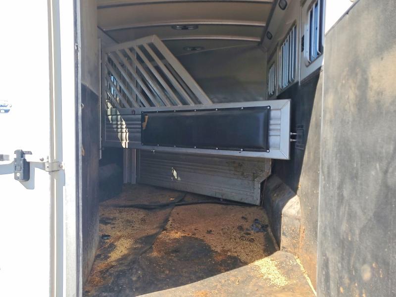 2011 Cimr 2011 Cimarron LX3HG18706270E Horse Trailer