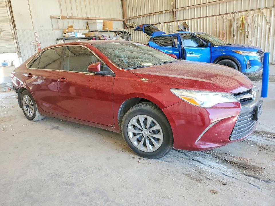 2016 Toyota Camry le