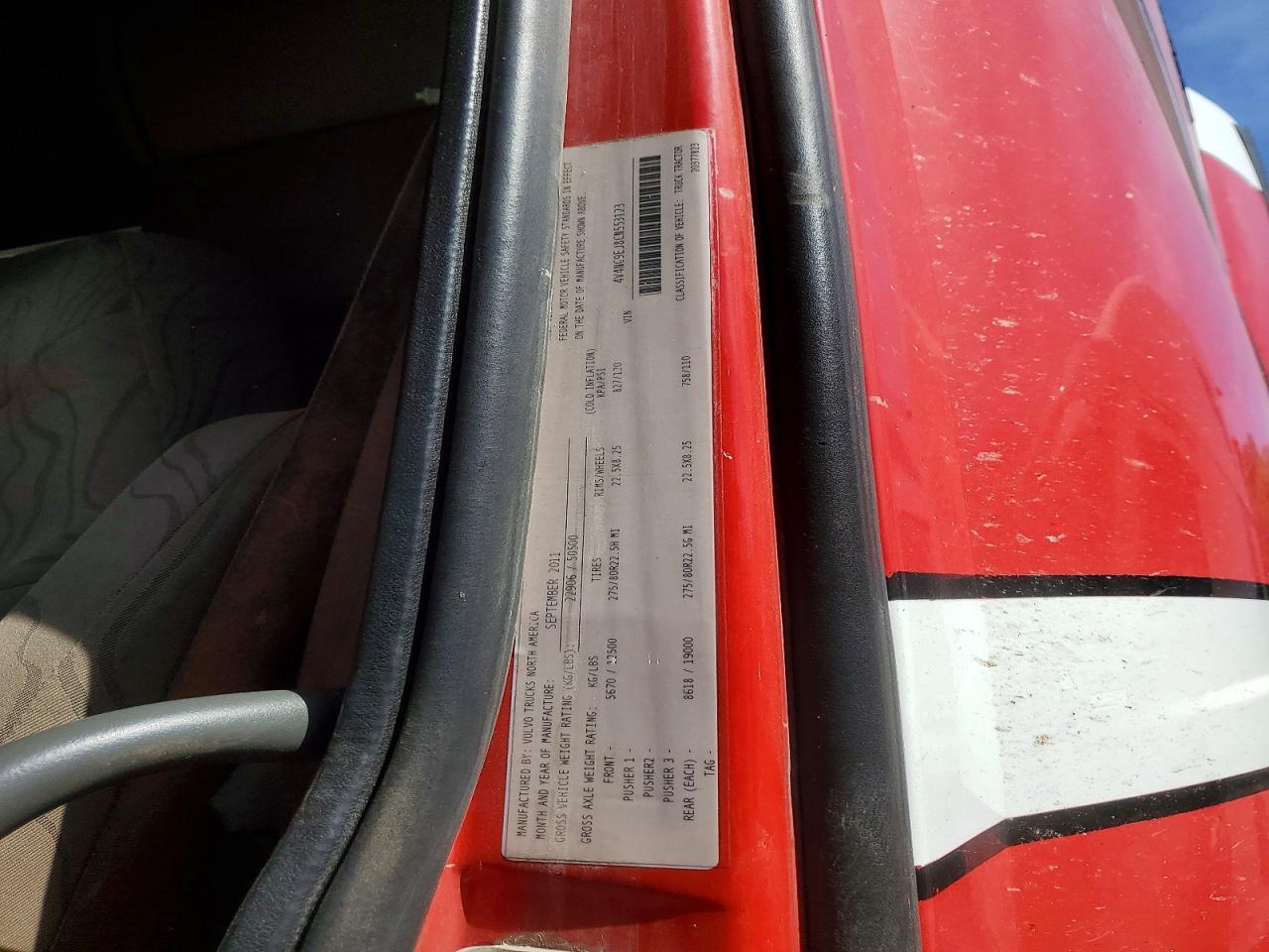 2012 Volv O VNL Semi Truck