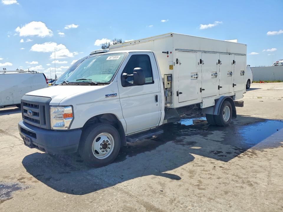 2017 Ford E450 Utility / Service Truck