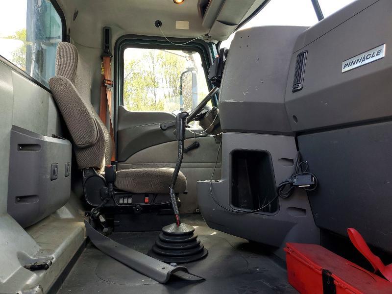 2015 Mack Cxu612 Semi Truck