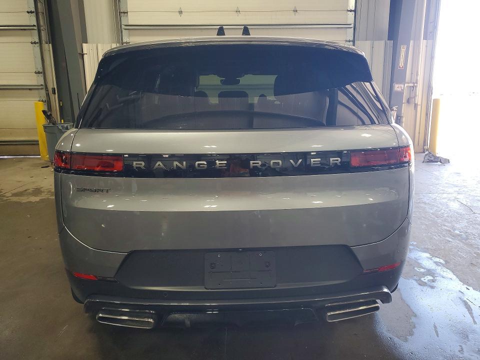2025 Land Rover Range Rover Sport se