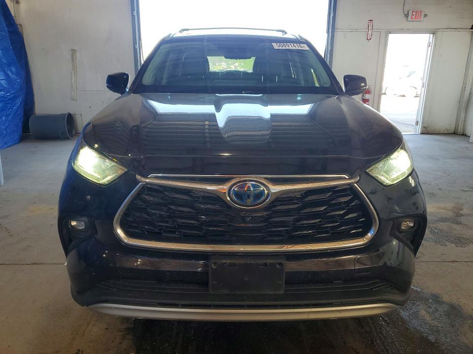 2021 Toyota Highlander Hybrid Platinum