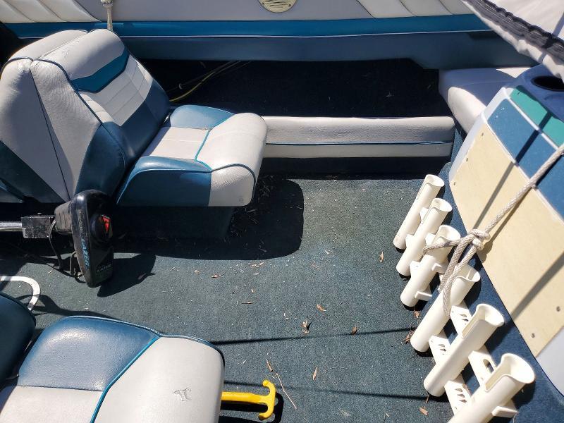 1991 Bayliner 2050 Capri BR With Trailer
