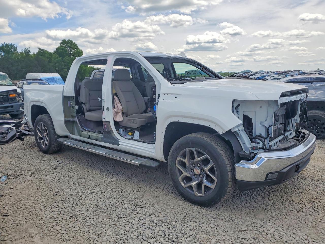 2026 GMC Sierra C1500 SLT