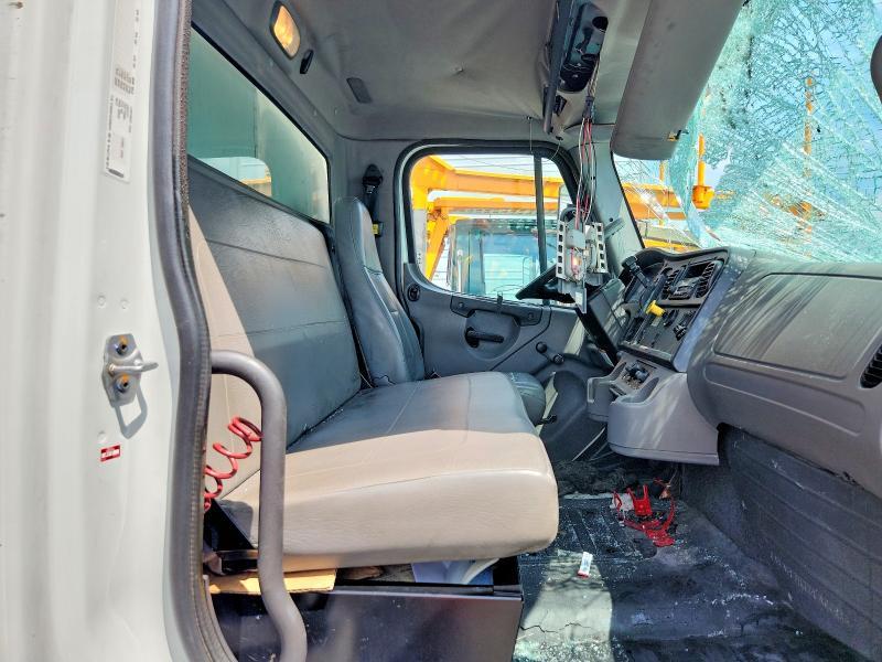 2012 Freightliner Business Class M2 BOX Truck