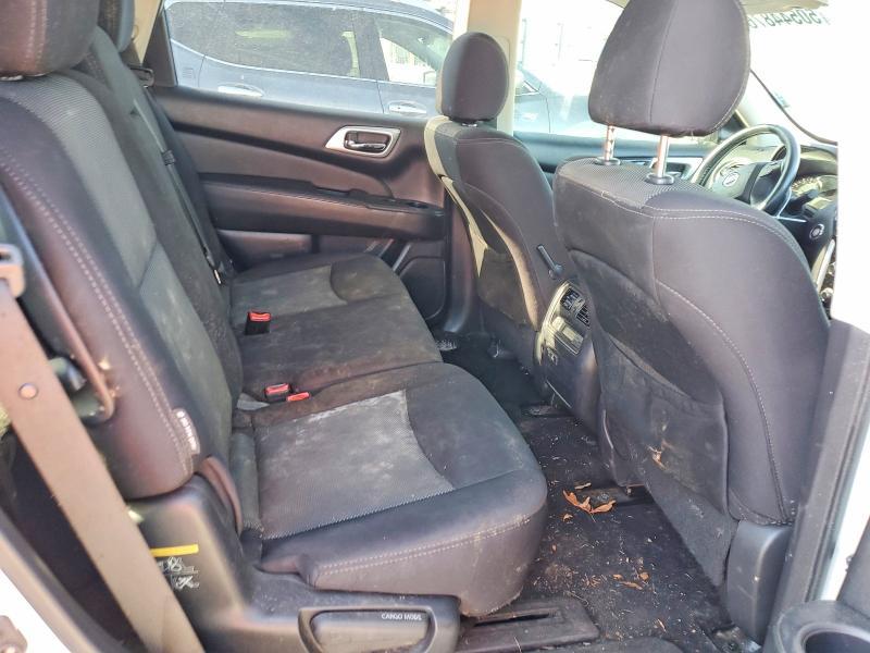 2019 Nissan Pathfinder sv