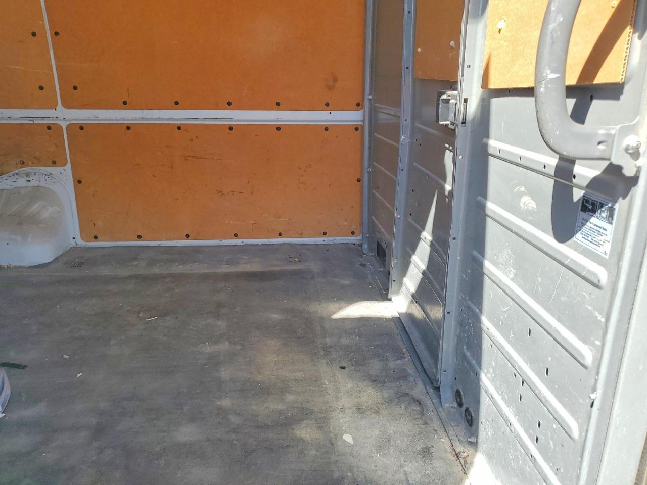 2013 Nissan NV 2500 HD S