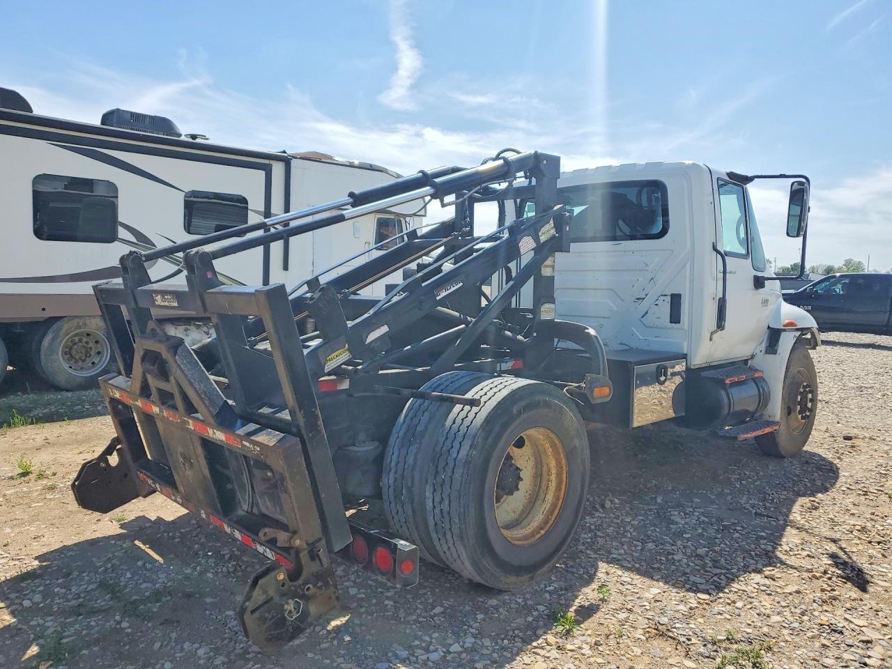 2007 International Dumpstar Carrier Truck