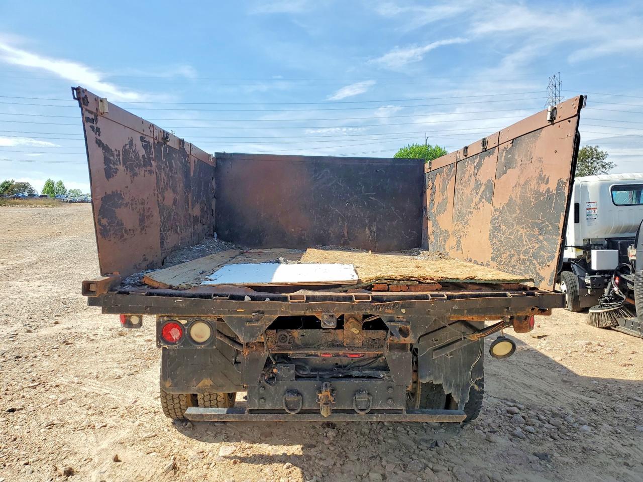 2013 Ford F450 Super Duty Flatbed Truck