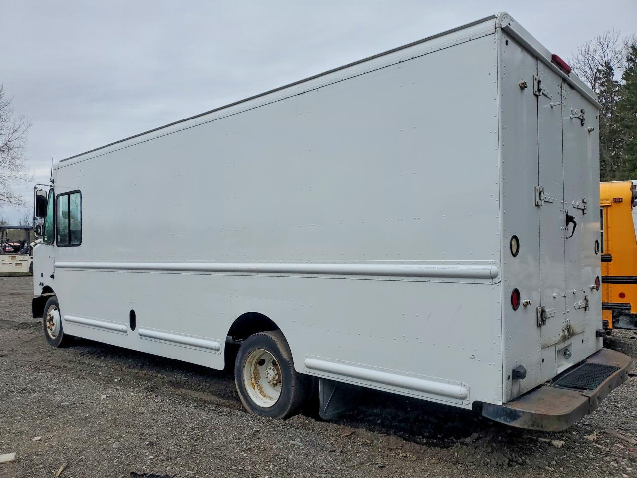 2010 Freightliner Chassis M Line WALK-IN Van