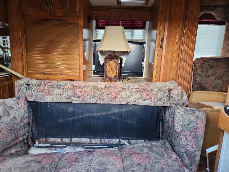 2000 Royl 2000 Royal International Camper