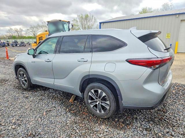 2021 Toyota Highlander Hybrid xle