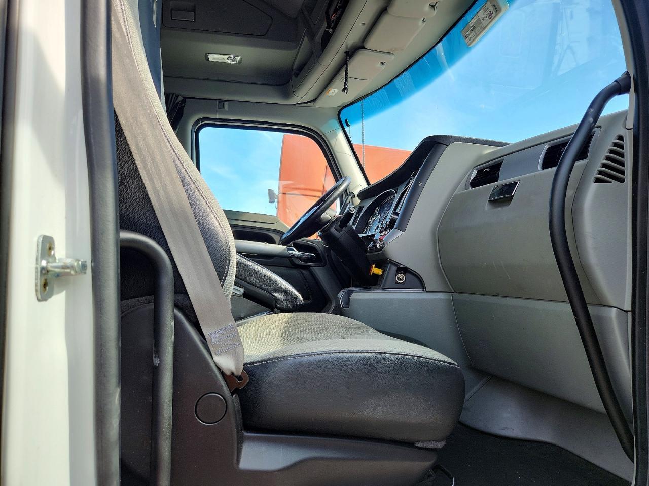 2020 Kenworth T680 Semi Truck