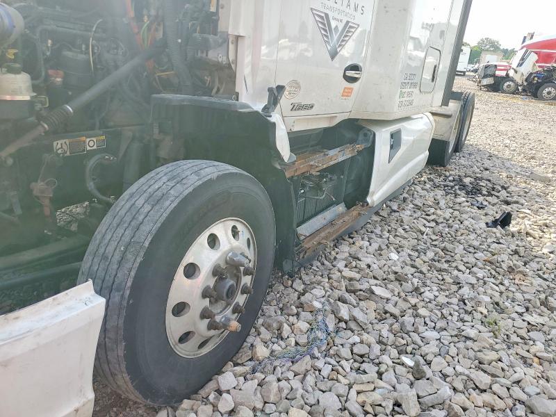 2016 Kenworth T680 Semi Truck