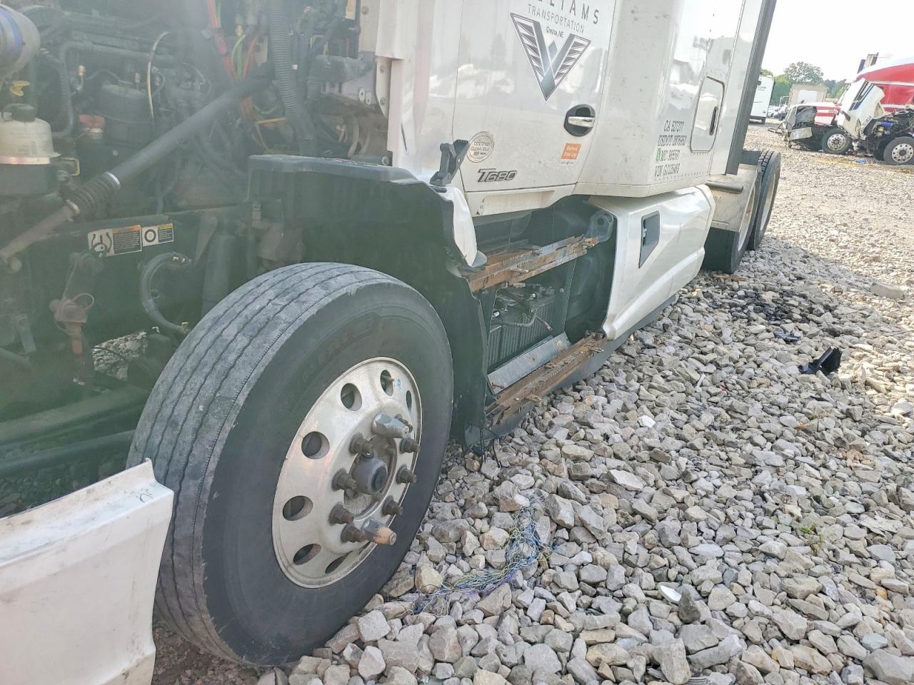 2016 Kenworth T680 Semi Truck