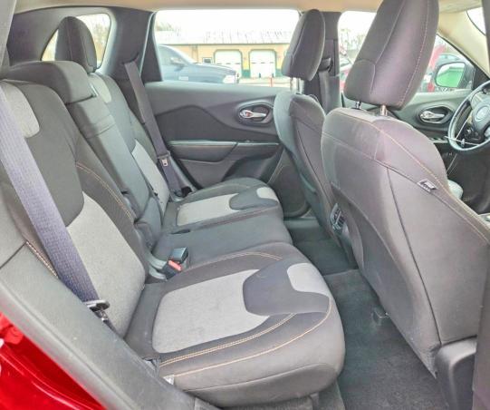 2015 Jeep Cherokee Sport