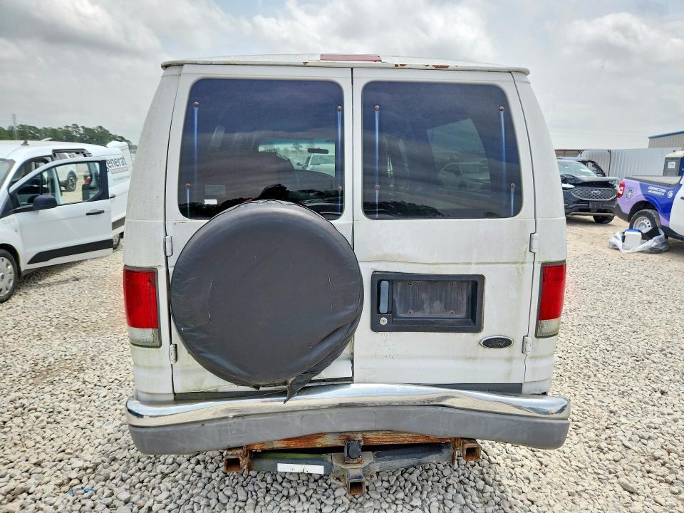 2001 Ford Econoline E350 Super Duty Wagon