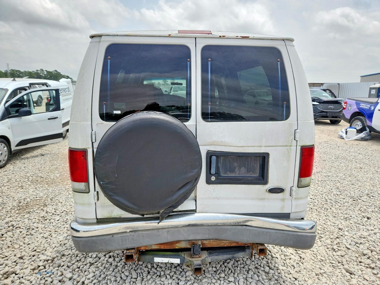 2001 Ford Econoline E350 Super Duty Wagon