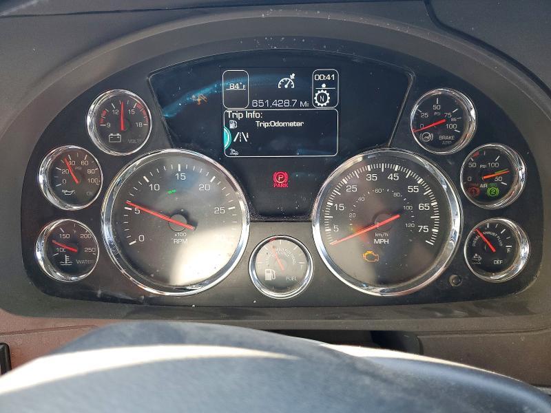 2017 Kenworth T680 Semi Truck