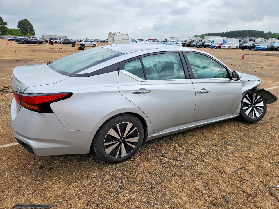 2022 Nissan Altima sv