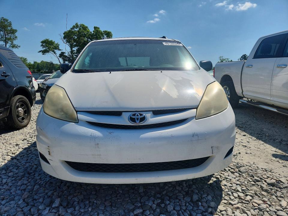 2009 Toyota Sienna le 8-passenger