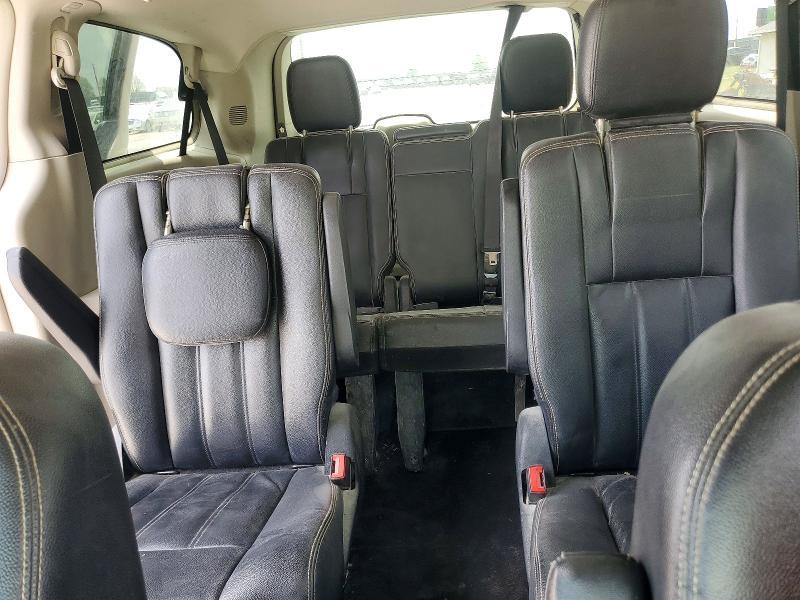 2013 Chrysler Town & Country Touring