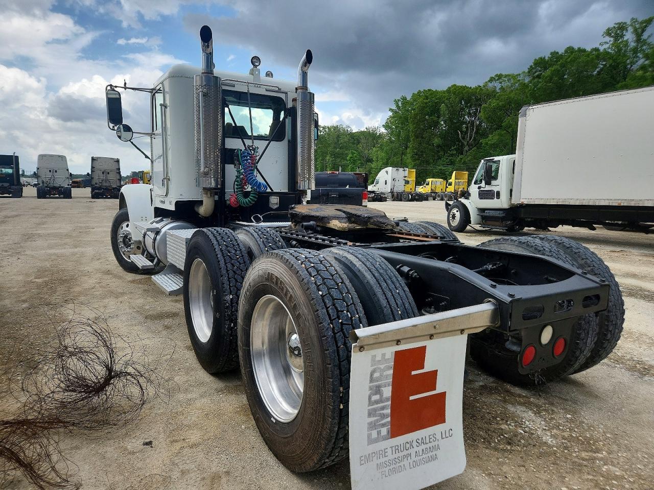 2006 Freightliner Convention-Semi Truck