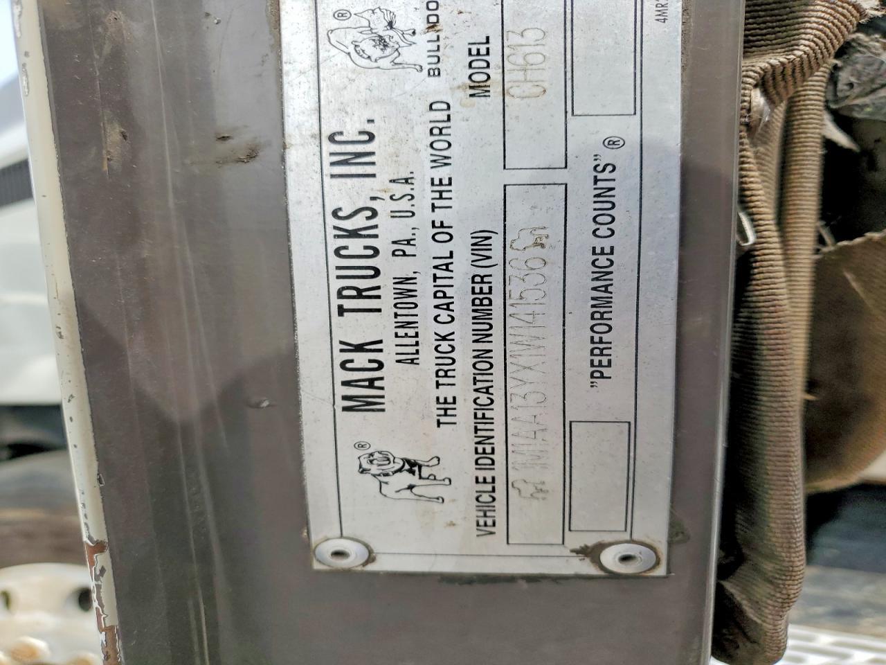 2001 Mack 600 CH600