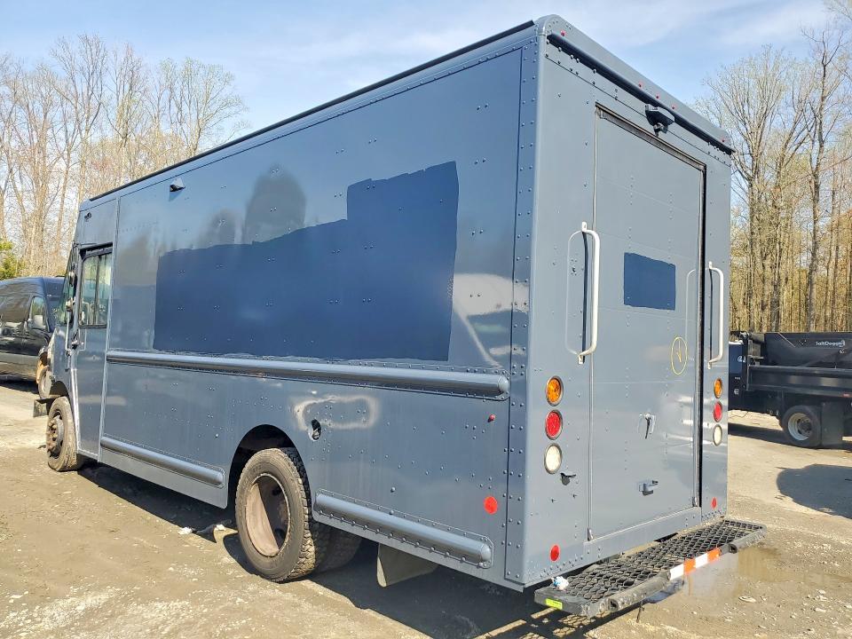 2021 Freightliner MT45G Chassis Delivery Truck