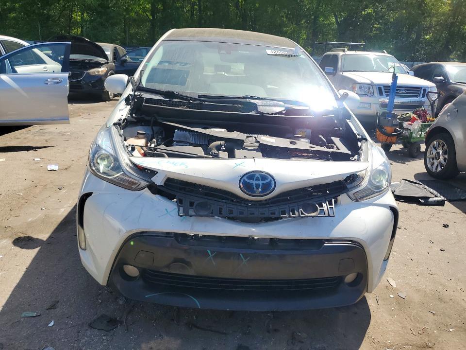 2016 Toyota Prius v Five