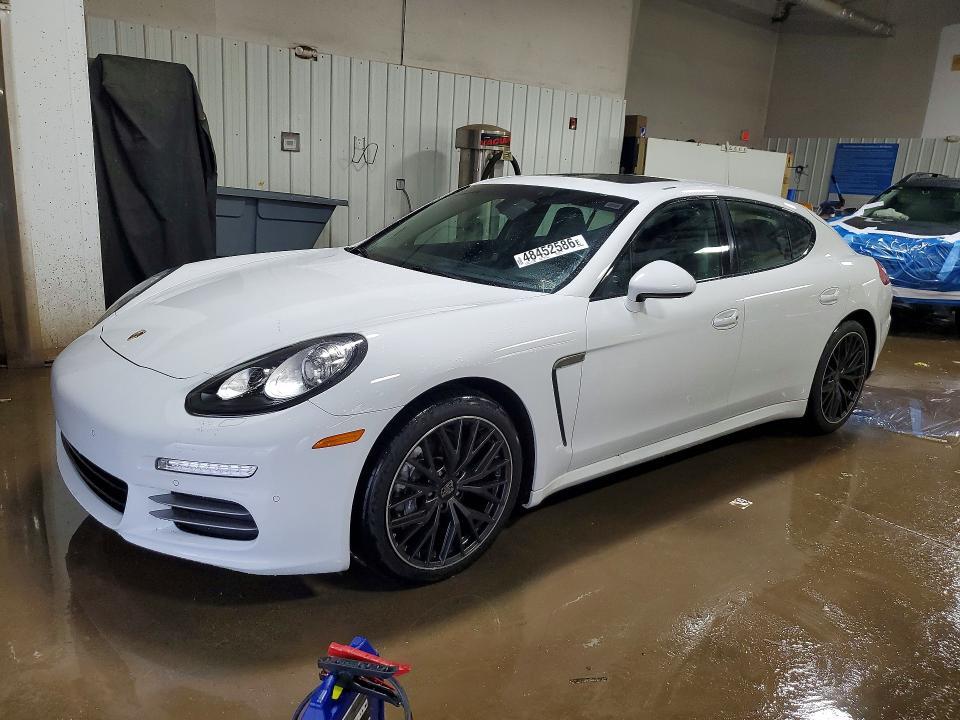 2014 Porsche Panamera 2
