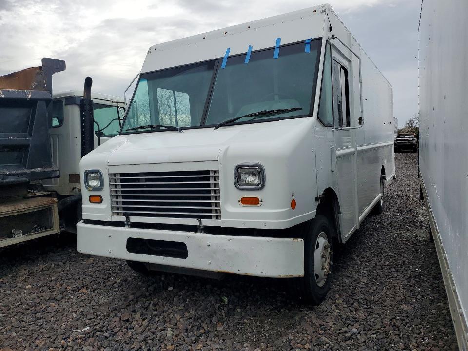 2014 Freightliner MT55G Chassis Delivery Truck