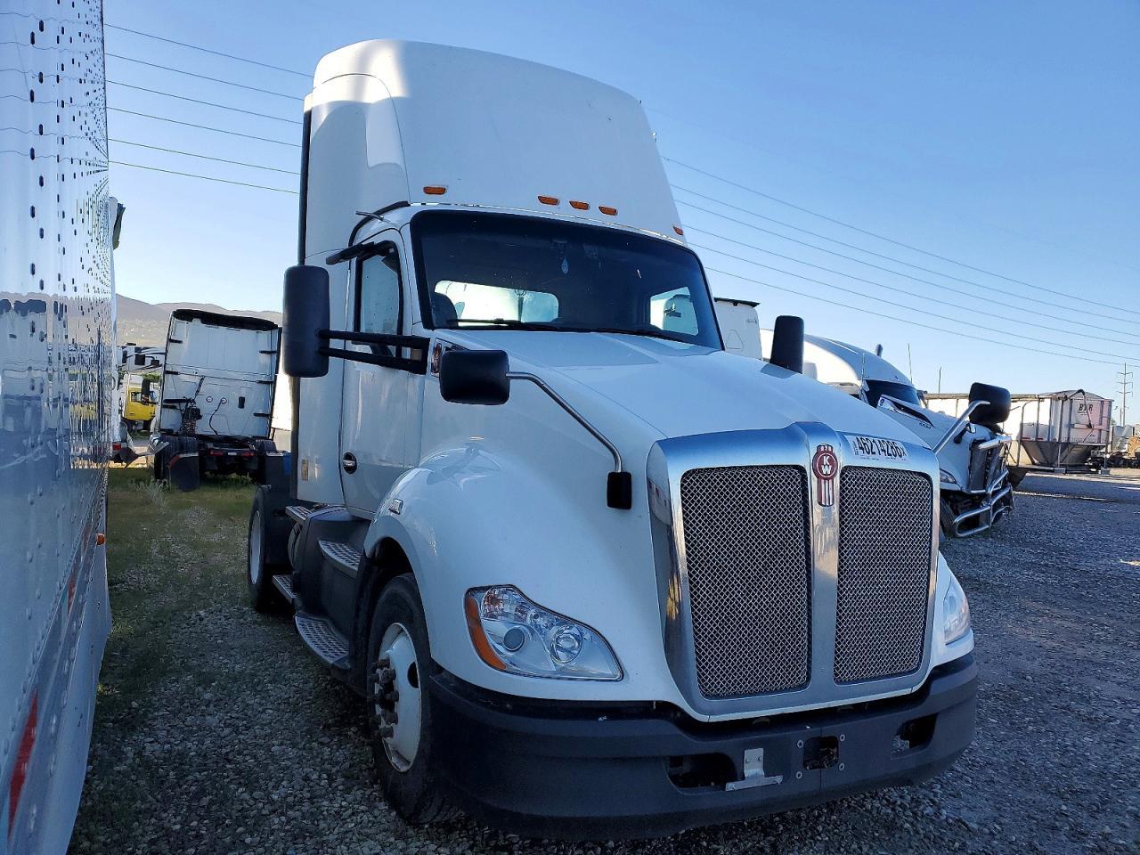 2020 Kenworth Construction T680