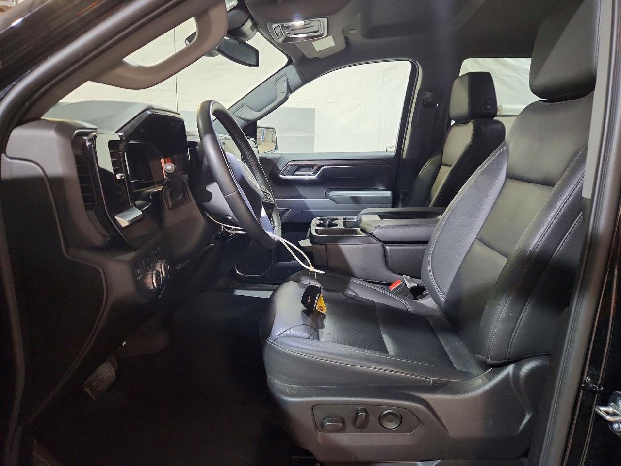 2025 GMC Sierra K1500 SLT